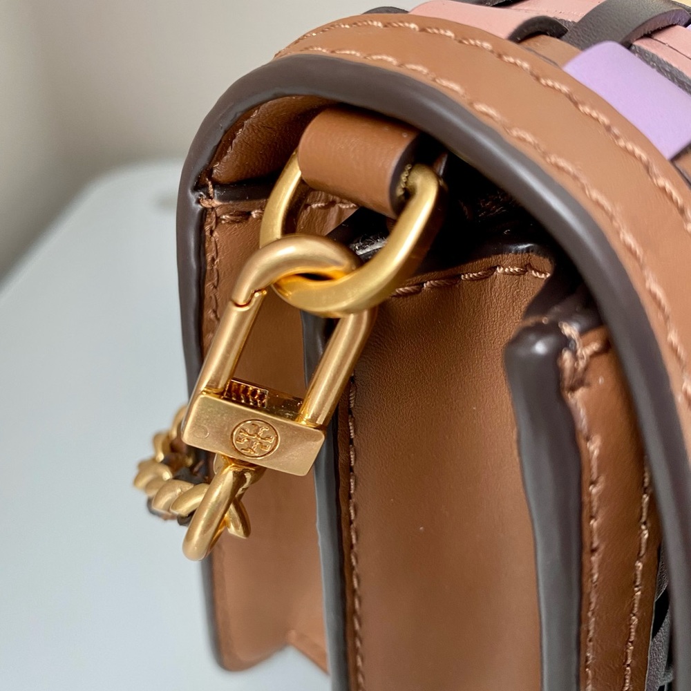 💕 Tory Burch Britten Woven Convertible Crossbody 💕 - Picture 5 of 13